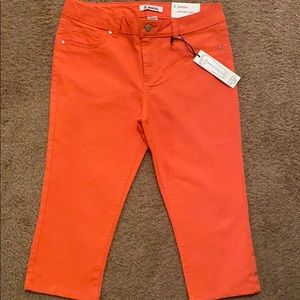 ❤️D. Jeans  “High Waist Capri” ❤️